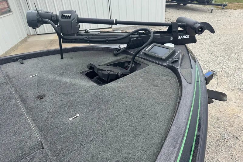 Slide: The Image of 2018 Skeeter ZX200 boat deck with trolling motor and fish finder. - 5