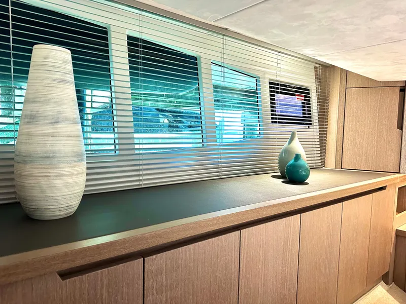 Slide: The Image of Interior of Galeon 485 HTS yacht with modern vases, 2019 model. - 42