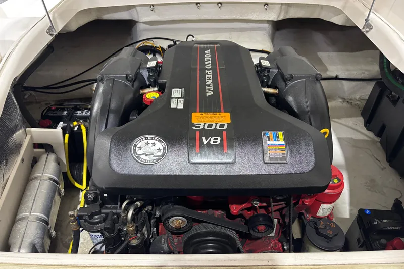 Slide: The Image of Volvo Penta 300 V8 engine in 2015 Chaparral 244 Sunesta boat. - 17