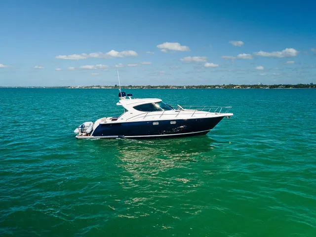 Slide: The Image of Tiara 4500 Sovran 2012 - 99