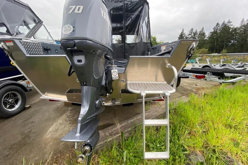 Slide: The Image of 2026 Hewescraft 160 Sportsman boat with Yamaha 70 outboard motor and ladder. - 6