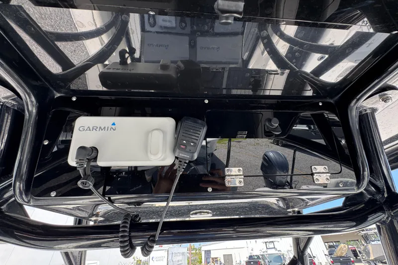 Slide: The Image of Garmin marine electronics on 2019 ShearWater 270 Carolina Flare boat dashboard. - 29