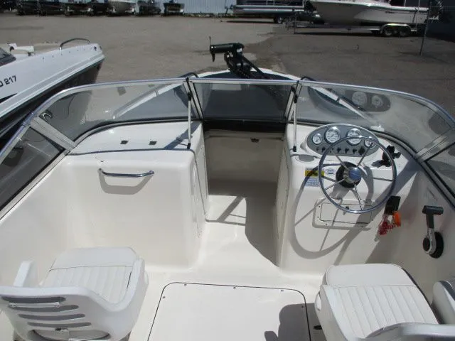 Slide: The Image of Interior view of a 2005 Sea Hunt 186 Escape boat. - 8