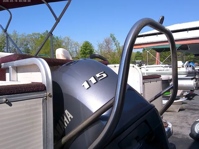 Slide: The Image of 2002 Godfrey 240 FISH AND FAMILY boat with Yamaha 115 engine. - 3