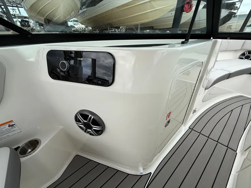 Slide: The Image of Sea Ray SDX 230 Outboard 2026 - 14