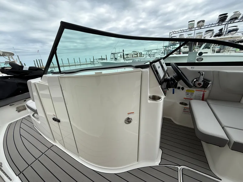 Slide: The Image of Sea Ray SDX 230 Outboard 2026 - 17