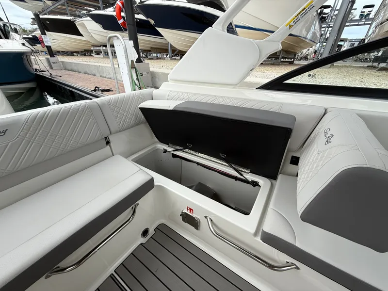 Slide: The Image of Sea Ray SDX 230 Outboard 2026 - 26