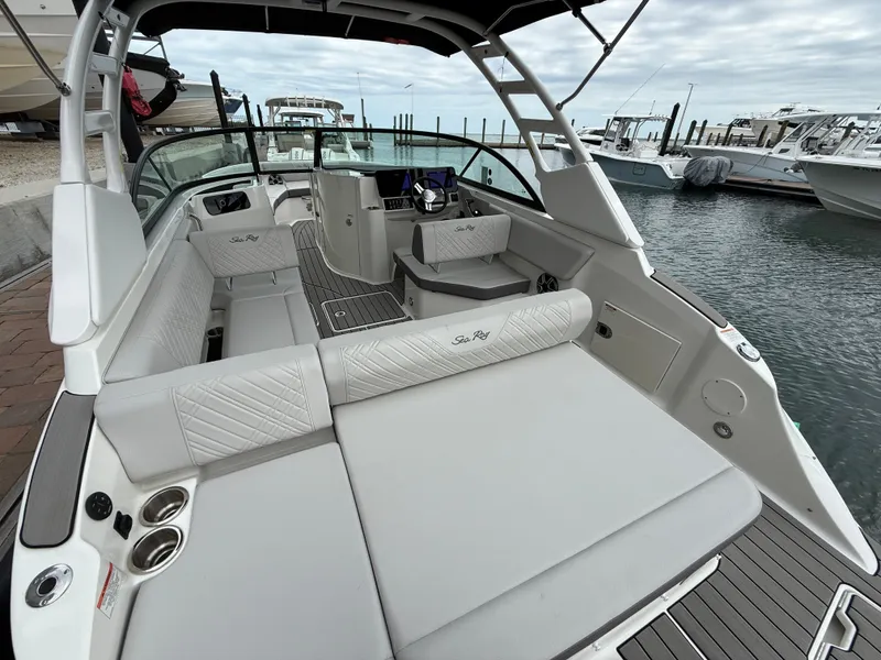 Slide: The Image of Sea Ray SDX 230 Outboard 2026 - 28