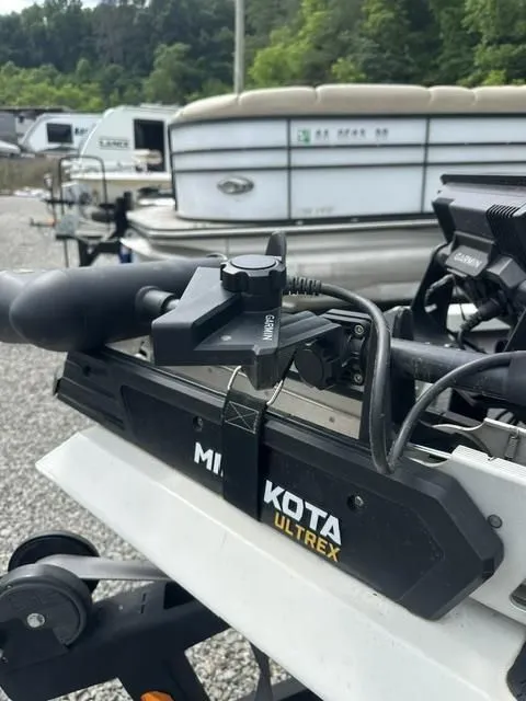 Slide: The Image of Minn Kota Ultrex on Ranger Tournament RT198P, 2018 model. - 6