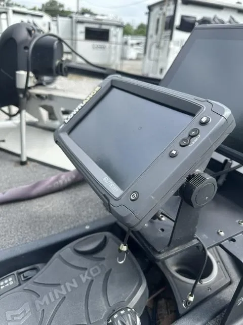 Slide: The Image of Lowrance Elite-7 Ti2 on Ranger Tournament RT198P boat, 2018 model. - 9