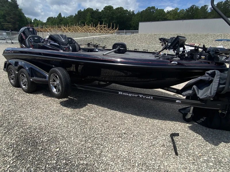 The Image of 2026 Ranger Z Comanche Z521R boat on trailer outdoors. - 1