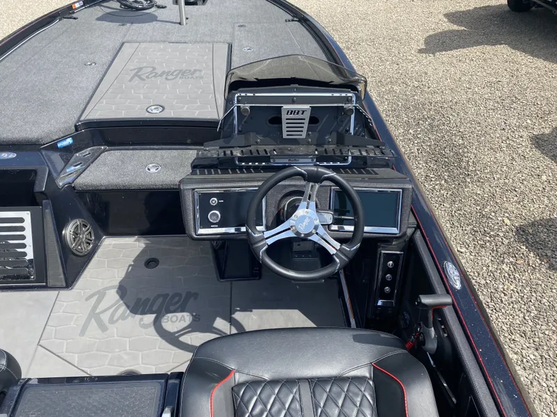 Slide: The Image of Interior view of Ranger Z Comanche Z521R 2026 boat. - 17