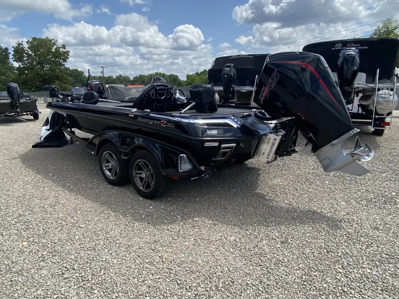 Slide: The Image of 2026 Ranger Z Comanche Z521R boat on gravel lot. - 22