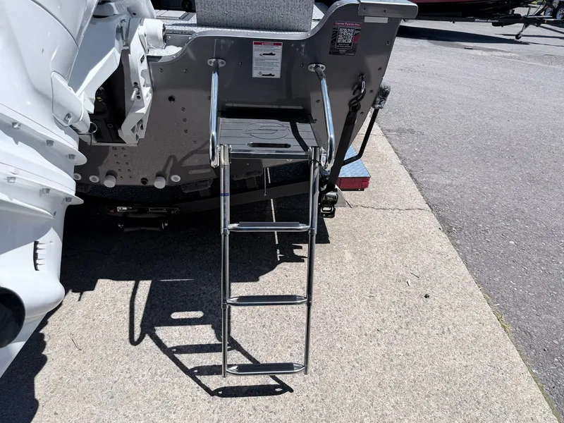 Slide: The Image of Starcraft 188 Delta DC 2026 with retractable boat ladder. - 39