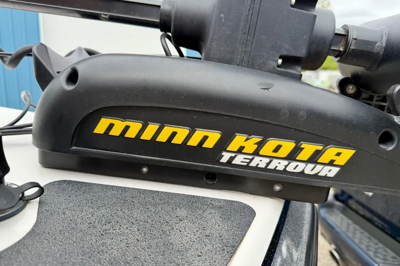Slide: The Image of Minn Kota Terrova trolling motor on 2012 Skeeter SL 185 boat. - 61