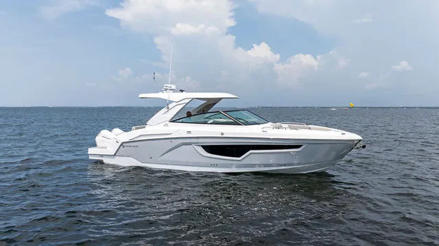 Slide: The Image of Cruisers 38 GLS OB 2024 - 22