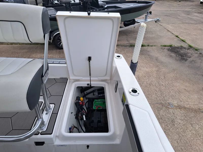 Slide: The Image of Yamaha 210 FSH Sport 2020 - 19