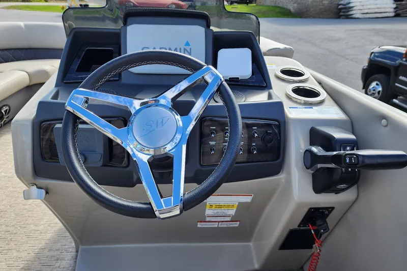 Slide: The Image of Steering console of 2022 Silver Wave 2410 SW5 boat with Garmin navigation system. - 15
