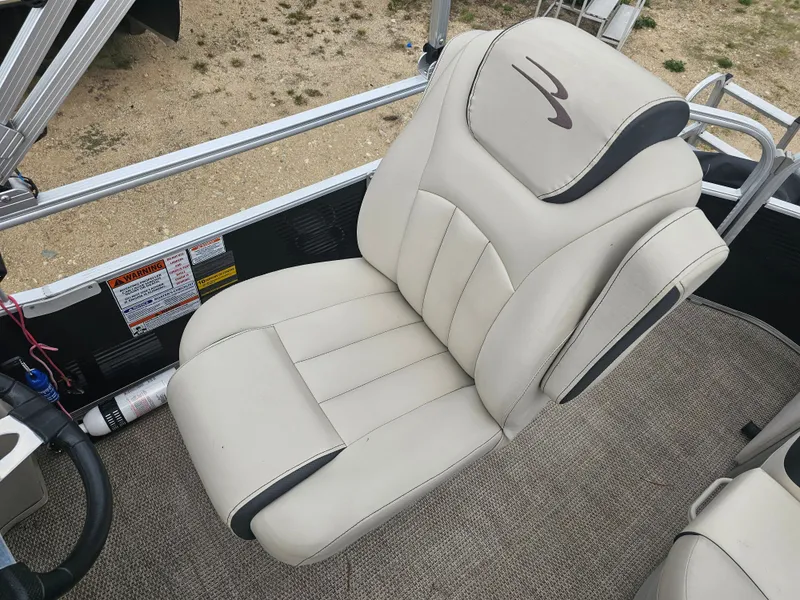 Slide: The Image of Bennington 20SV 2020 boat seat with beige upholstery. - 9