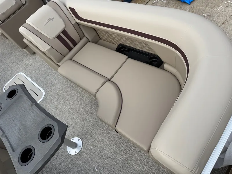 Slide: The Image of Luxurious seating on Bennington 22SSR-SPS (PB) pontoon boat, 2026 model. - 11
