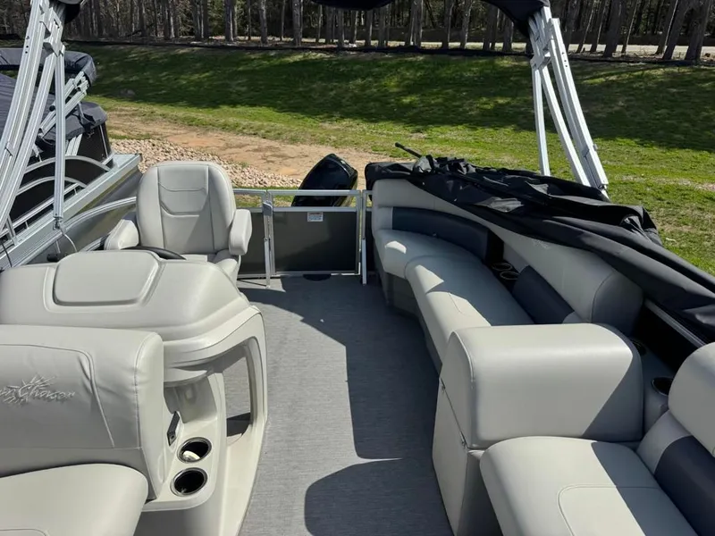 Slide: The Image of Interior of a 2021 SunCatcher Vista 16 pontoon boat. - 9