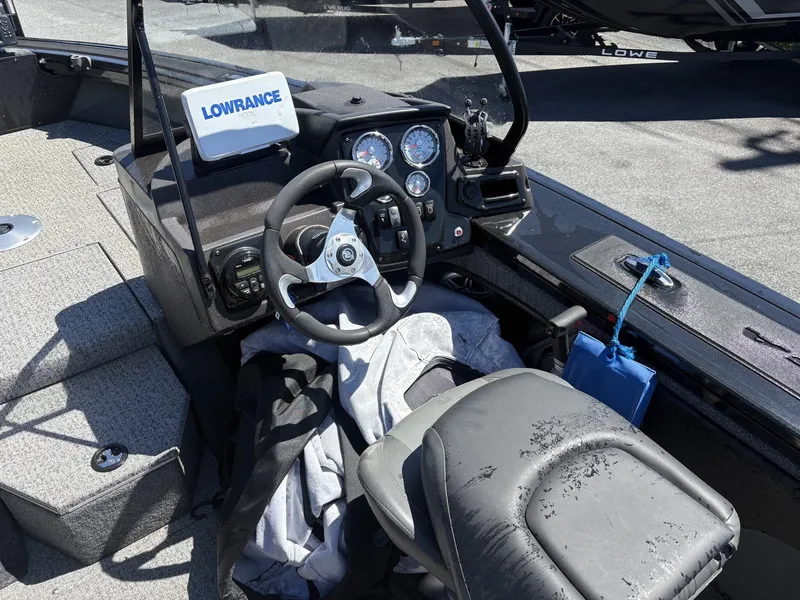 Slide: The Image of Interior of a 2022 Tracker Targa V19 boat with Lowrance device. - 5