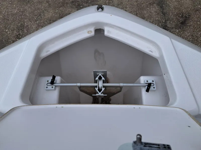Slide: The Image of Yamaha 210 FSH Sport 2020 anchor compartment detail view. - 3