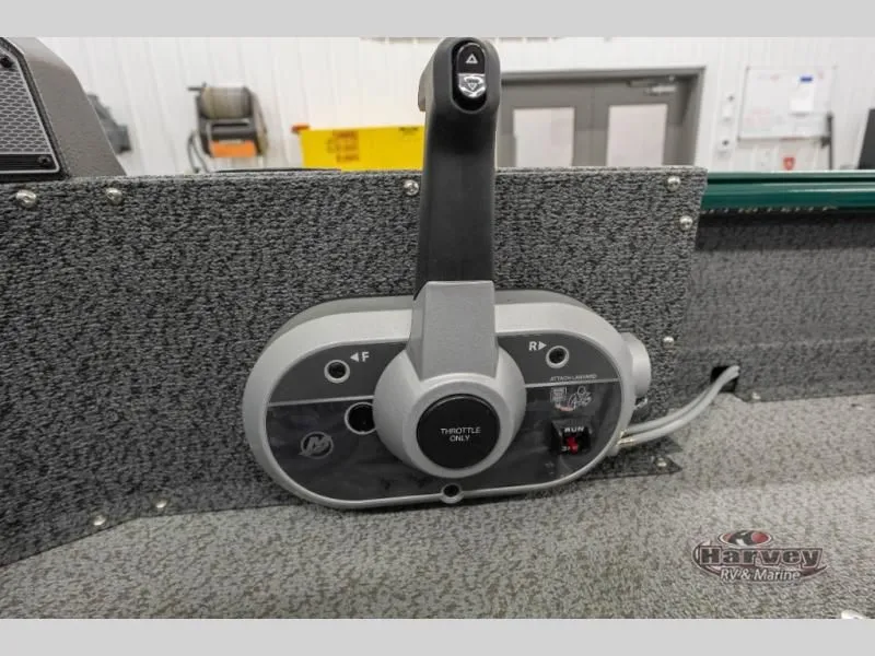 Slide: The Image of Throttle control of Explorer Sport 1800 boat, year 2026. - 21