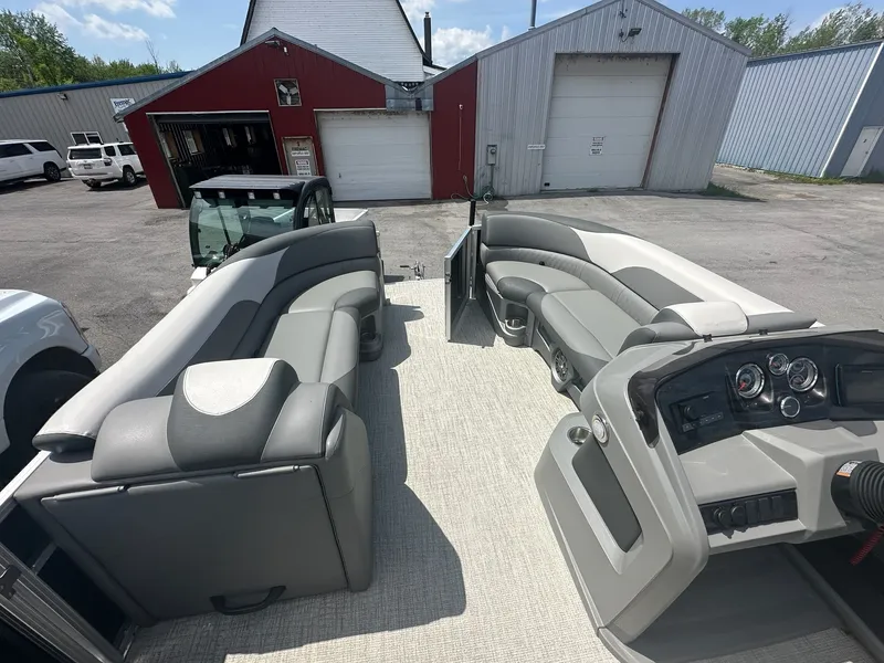 Slide: The Image of Interior view of a 2022 Avalon LSZ Cruise pontoon boat. - 14