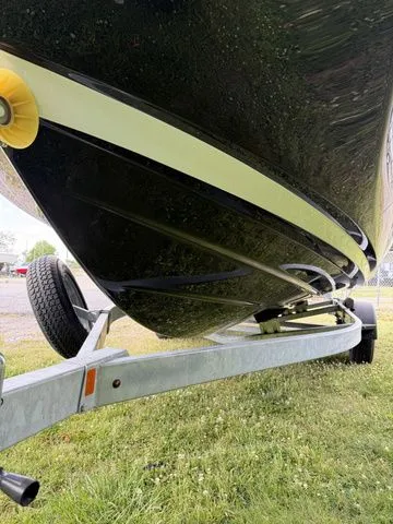 Slide: The Image of Yamaha 252SE 2024 - 15
