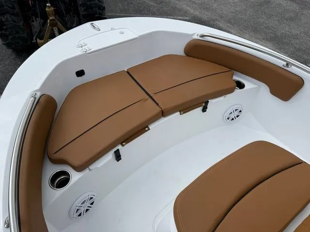 Slide: The Image of Stingray 173 CC 2026 - 13