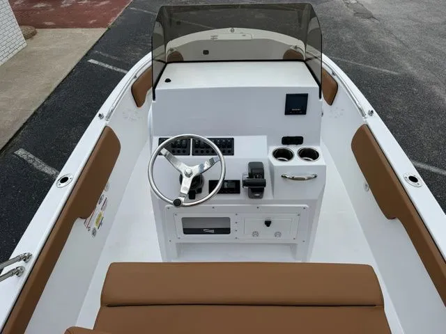Slide: The Image of Stingray 173 CC 2026 - 6
