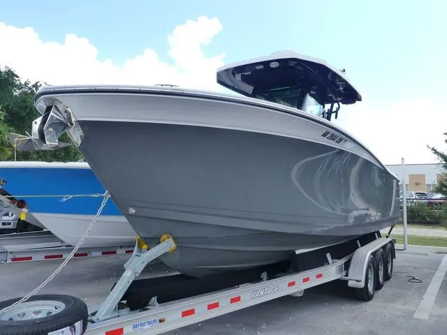 The Image of Blackfin 272 CC 2018 - 1