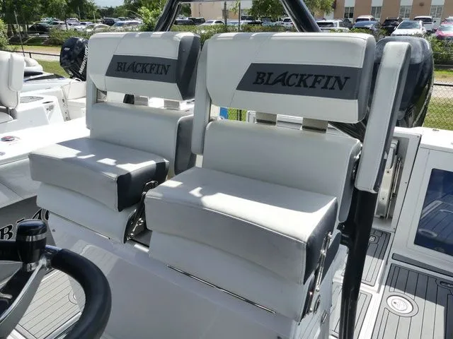 Slide: The Image of Blackfin 272 CC 2018 - 16