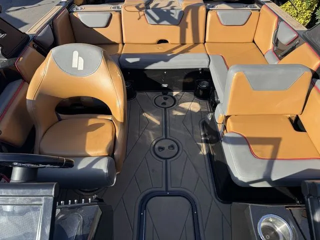 Slide: The Image of Heyday Wake Boats WT-SURF 2020 - 10