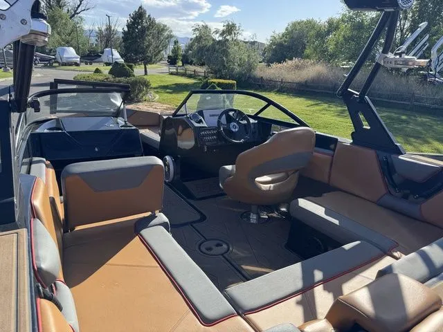 Slide: The Image of Heyday Wake Boats WT-SURF 2020 - 6