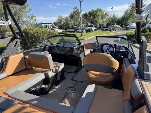 Slide: The Image of Heyday Wake Boats WT-SURF 2020 - 7