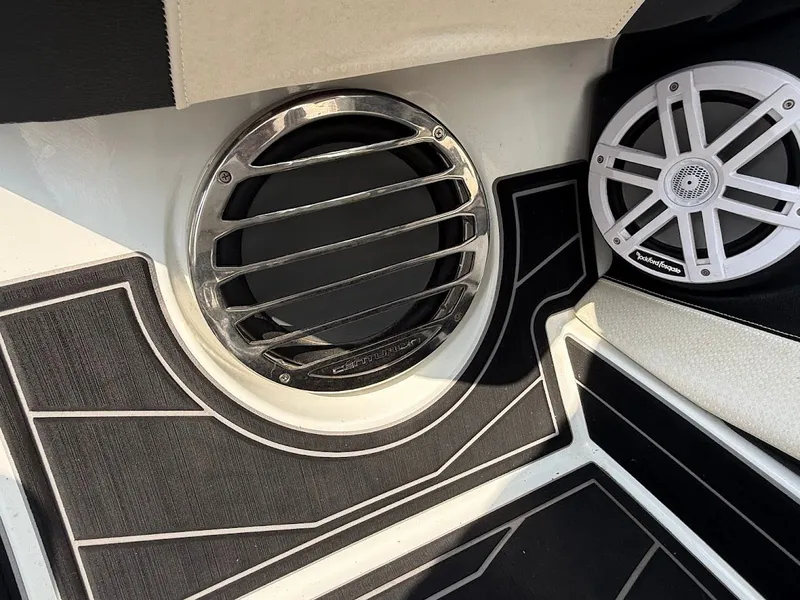 Slide: The Image of Speakers in a 2019 Centurion Ri257 boat. - 41