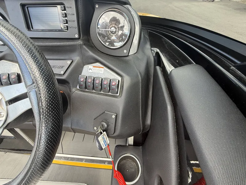 Slide: The Image of Dashboard of a 2018 Supreme S202 boat. - 15