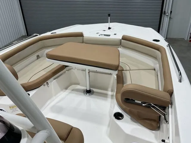 Slide: The Image of NauticStar 231 Hybrid 2023 - 11