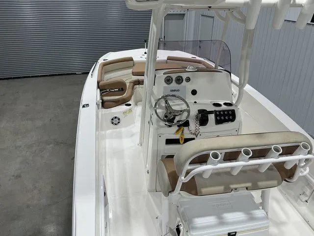 Slide: The Image of NauticStar 231 Hybrid 2023 - 13