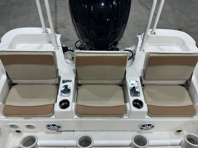 Slide: The Image of NauticStar 231 Hybrid 2023 - 28