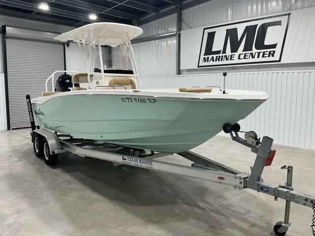 Slide: The Image of NauticStar 231 Hybrid 2023 - 4