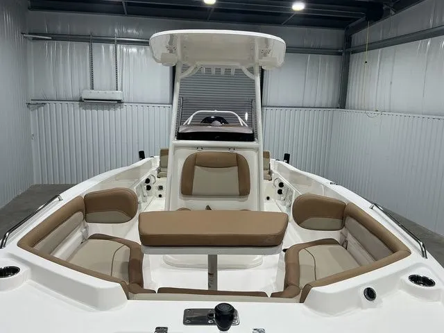 Slide: The Image of NauticStar 231 Hybrid 2023 - 7