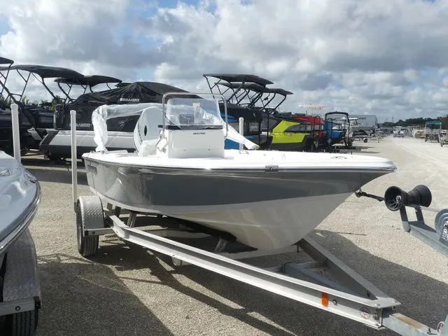 Slide: The Image of Sea Pro 172 Bay 2026 - 3