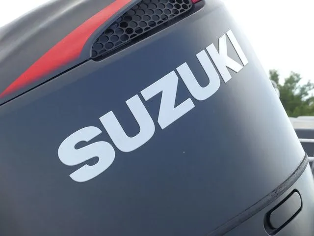 Slide: The Image of Suzuki outboard motor on Blue Wave 2300 Pure Bay 2021. - 9