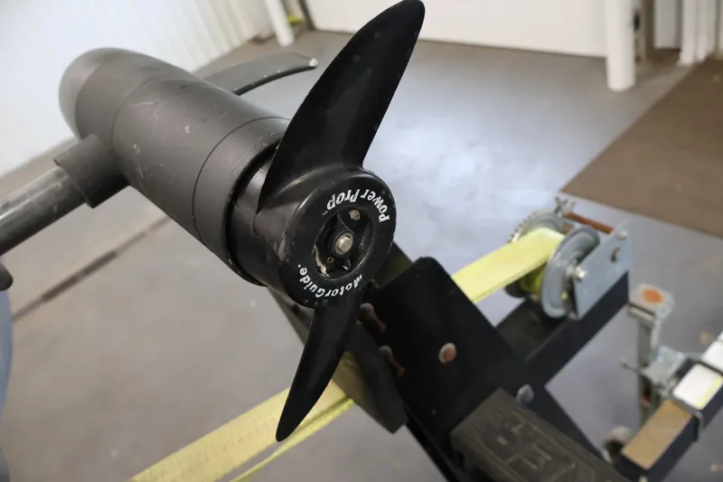 Slide: The Image of Close-up of a boat propeller on a 2008 Sun Tracker Party Barge 24 DLX. - 10