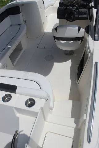 Slide: The Image of Bayliner 210 2018 - 11