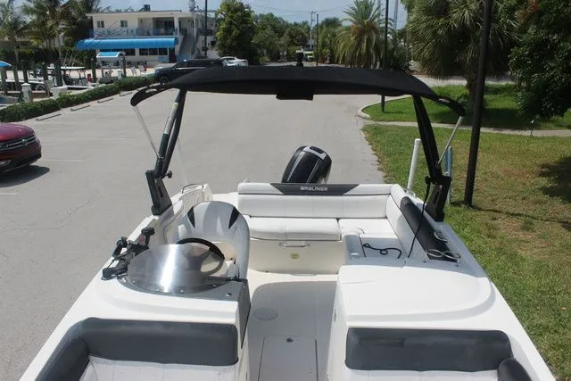 Slide: The Image of Bayliner 210 2018 - 16