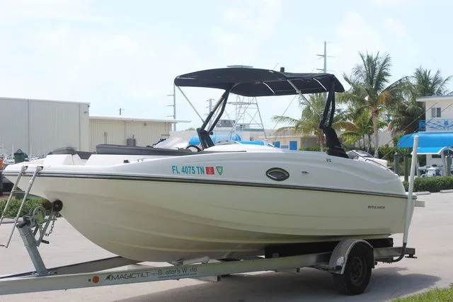 Slide: The Image of Bayliner 210 2018 - 3